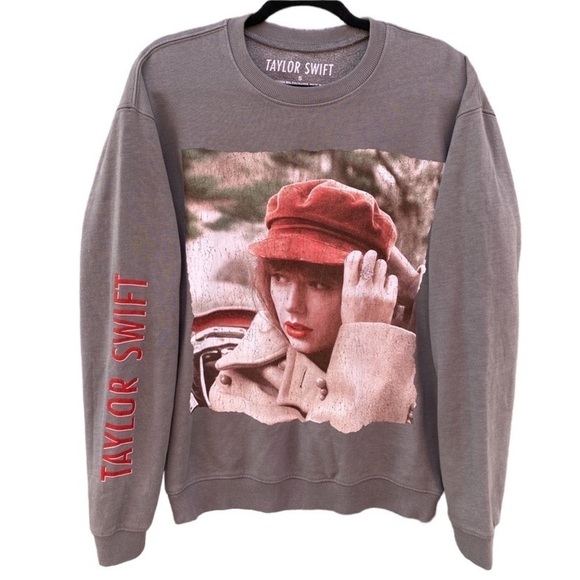 Taylor Swift Tops - Taylor Swift Red Album Cover Taylors Version Oversized Unisex Sweatshirt Sz S